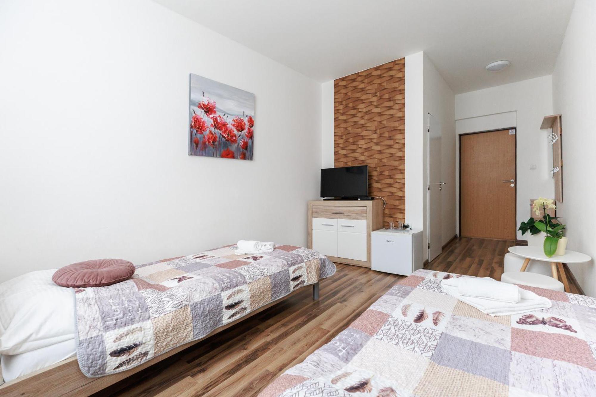 Agro Complex Apartments Nyitra Szoba fotó