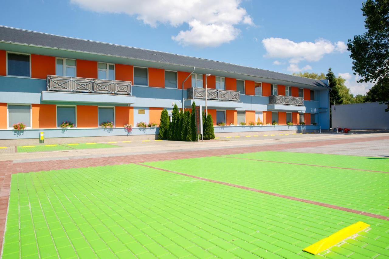 Agro Complex Apartments Nyitra Kültér fotó