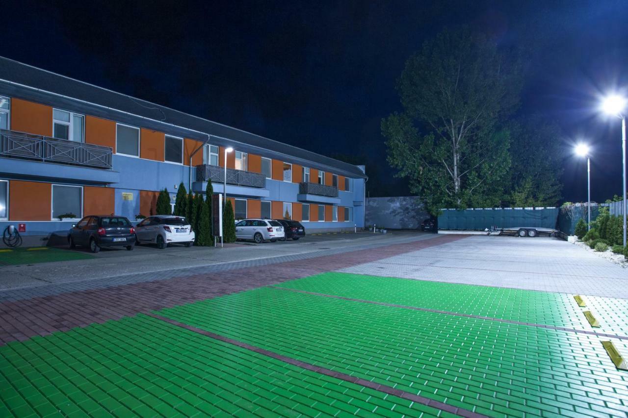 Agro Complex Apartments Nyitra Kültér fotó